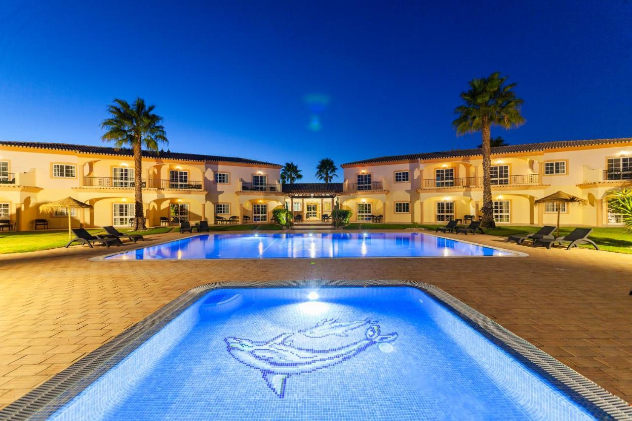 Atalaia Sol Aparthotel - Tennis & Heated Pool In Winter Lagos Bagian luar foto