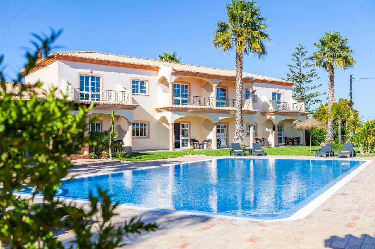 Atalaia Sol Aparthotel - Tennis & Heated Pool In Winter Lagos Bagian luar foto