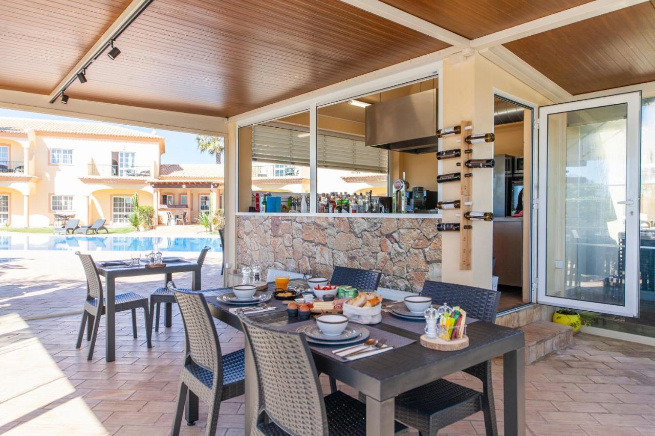Atalaia Sol Aparthotel - Tennis & Heated Pool In Winter Lagos Bagian luar foto