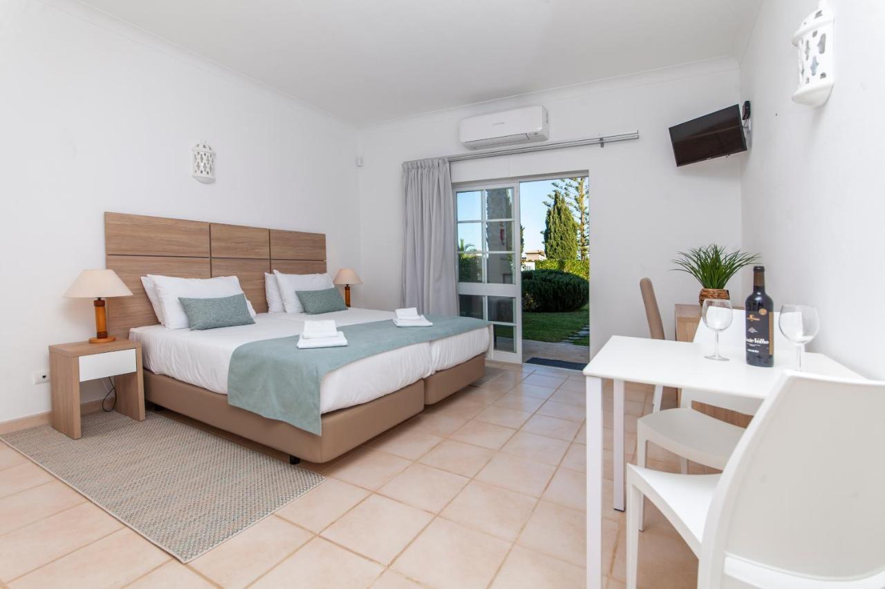 Atalaia Sol Aparthotel - Tennis & Heated Pool In Winter Lagos Bagian luar foto