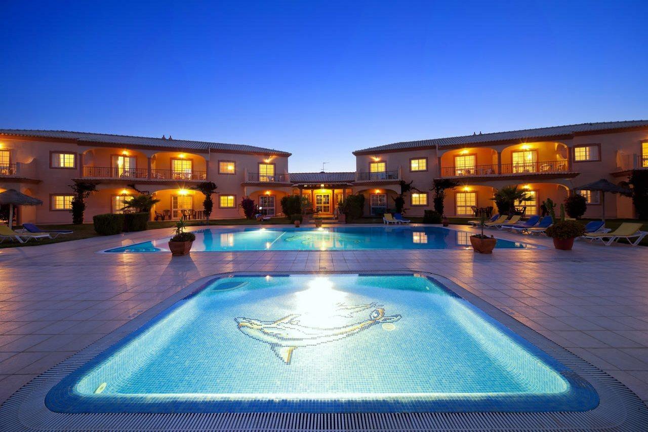 Atalaia Sol Aparthotel - Tennis & Heated Pool In Winter Lagos Bagian luar foto