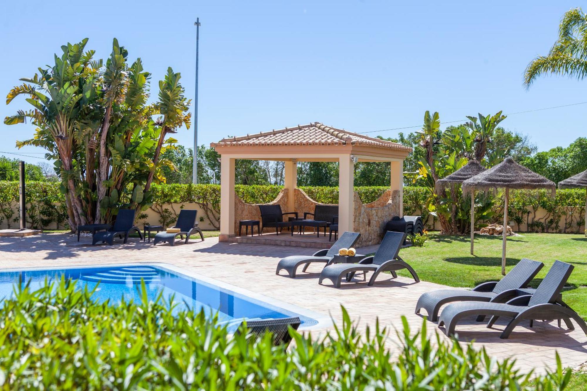 Atalaia Sol Aparthotel - Tennis & Heated Pool In Winter Lagos Bagian luar foto