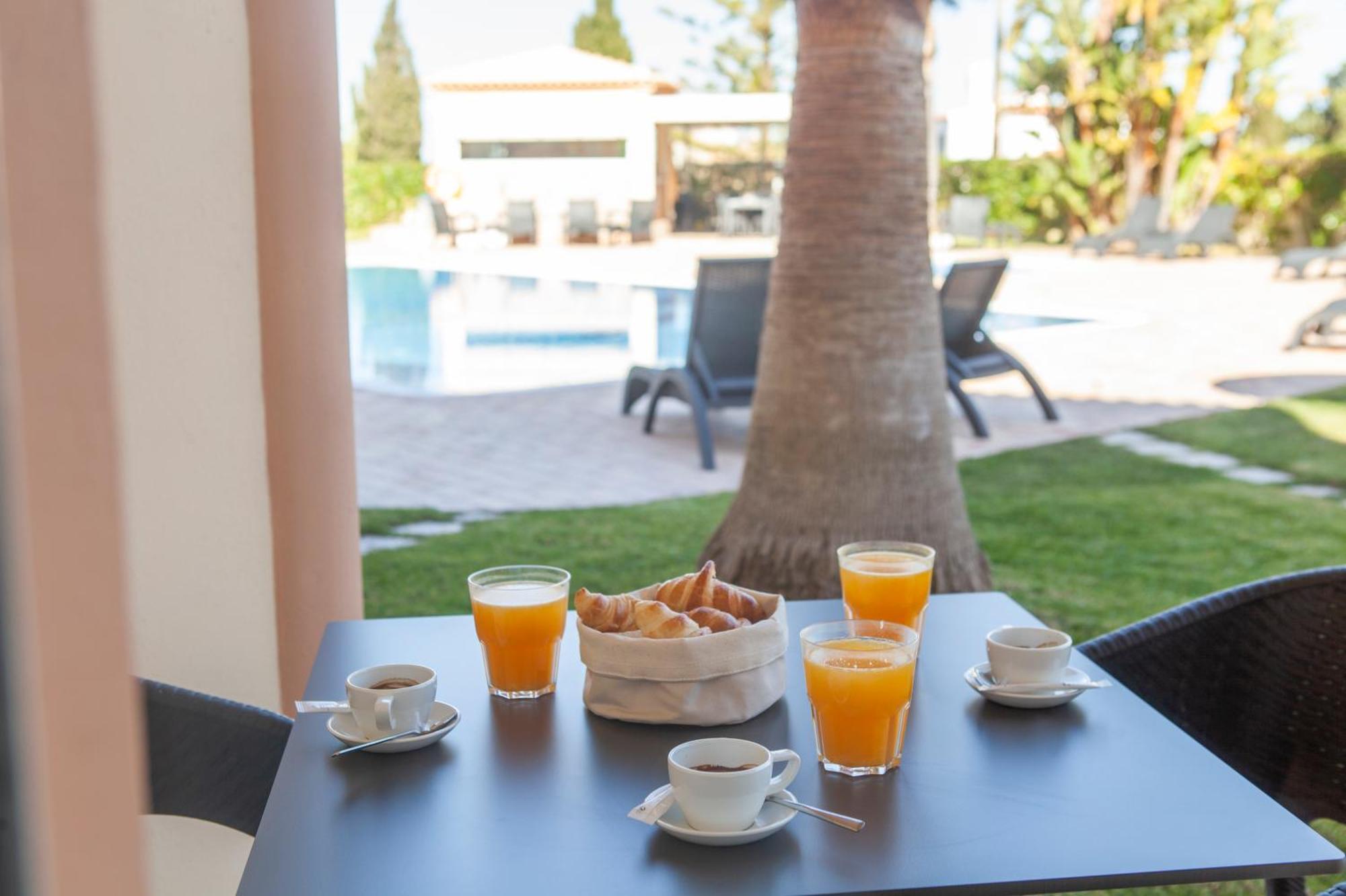 Atalaia Sol Aparthotel - Tennis & Heated Pool In Winter Lagos Bagian luar foto