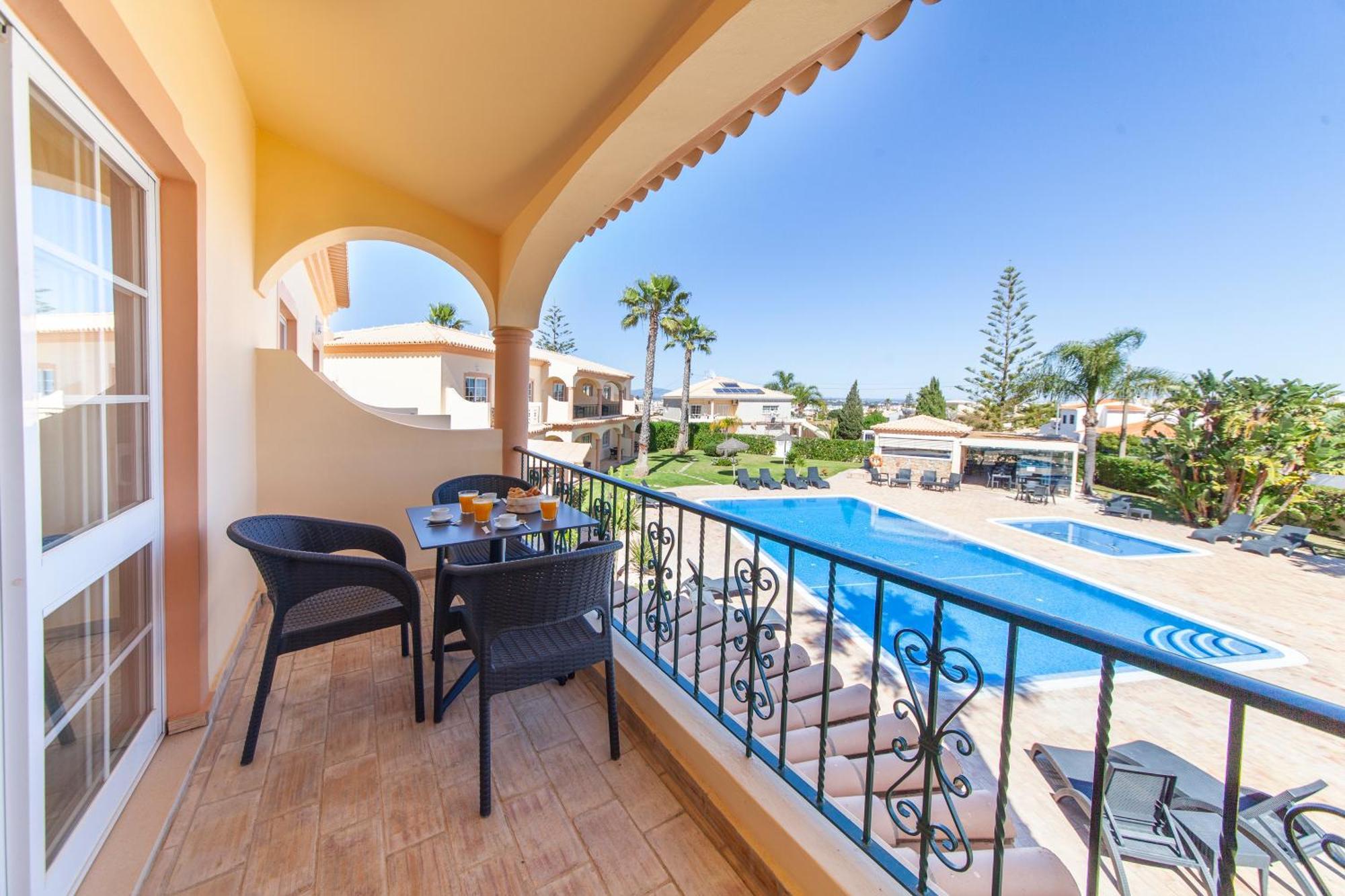 Atalaia Sol Aparthotel - Tennis & Heated Pool In Winter Lagos Bagian luar foto